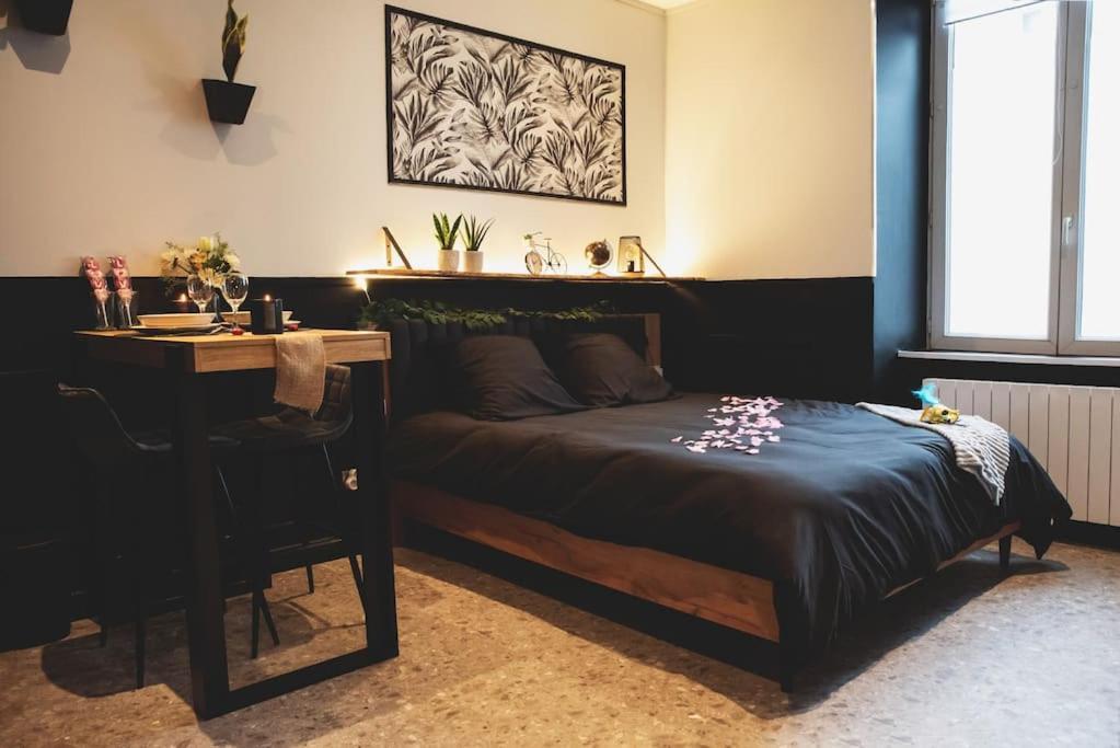 Love Room, La Douce Angevine Angers Bagian luar foto