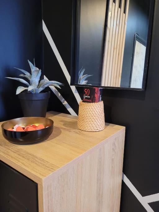 Love Room, La Douce Angevine Angers Bagian luar foto