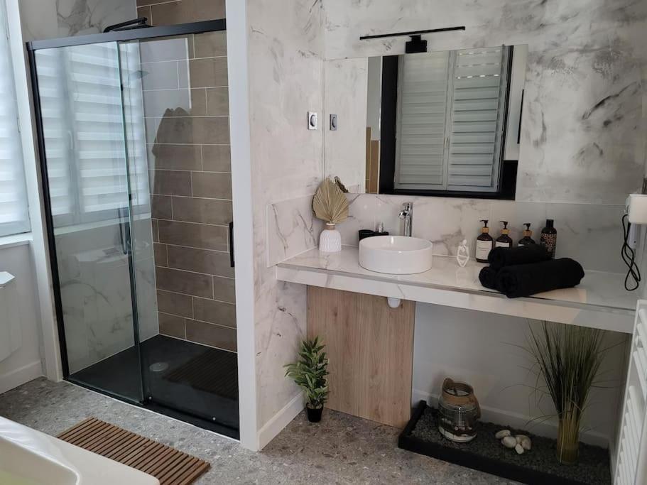 Love Room, La Douce Angevine Angers Bagian luar foto
